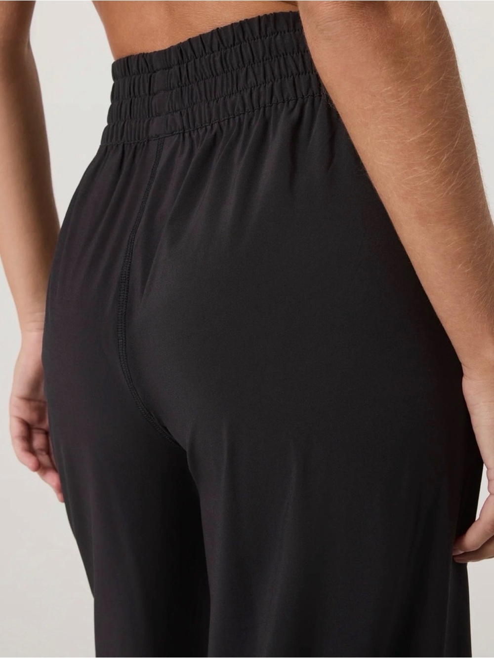 Vuori Villa Black Wide-Leg Elastic Waist Pants - Picture 3 of 7